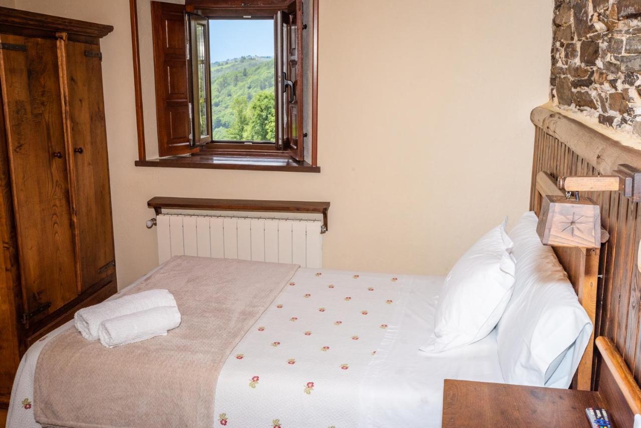 Apartamentos Rurales Casa Riveras Santa Eulalia de Oscos Luaran gambar