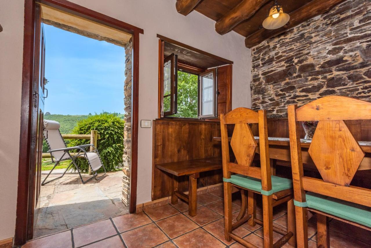 Apartamentos Rurales Casa Riveras Santa Eulalia de Oscos Luaran gambar