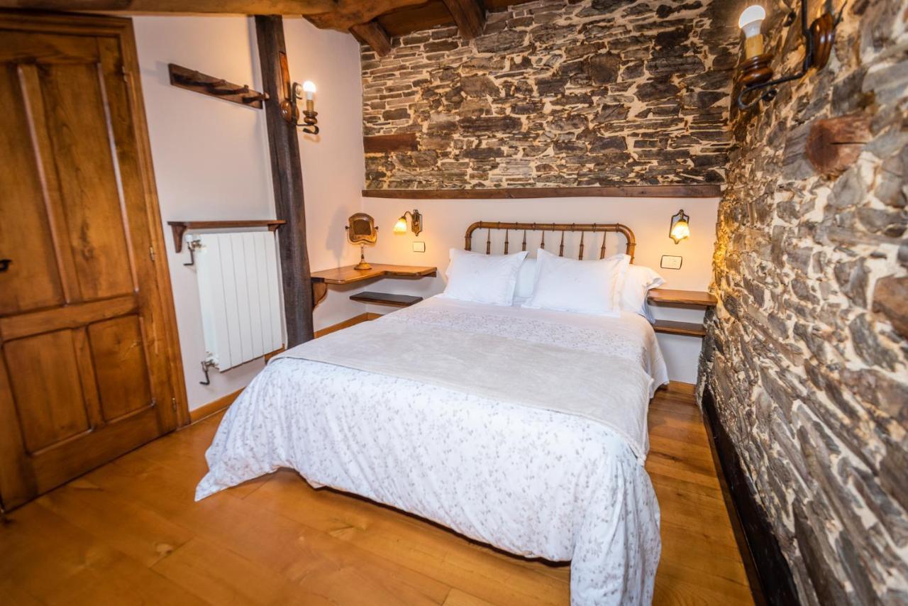 Apartamentos Rurales Casa Riveras Santa Eulalia de Oscos Luaran gambar