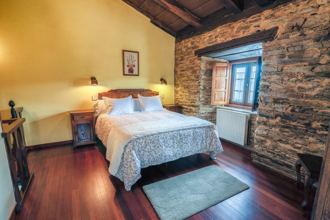 Apartamentos Rurales Casa Riveras Santa Eulalia de Oscos Luaran gambar