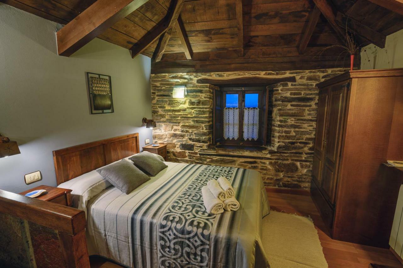 Apartamentos Rurales Casa Riveras Santa Eulalia de Oscos Luaran gambar