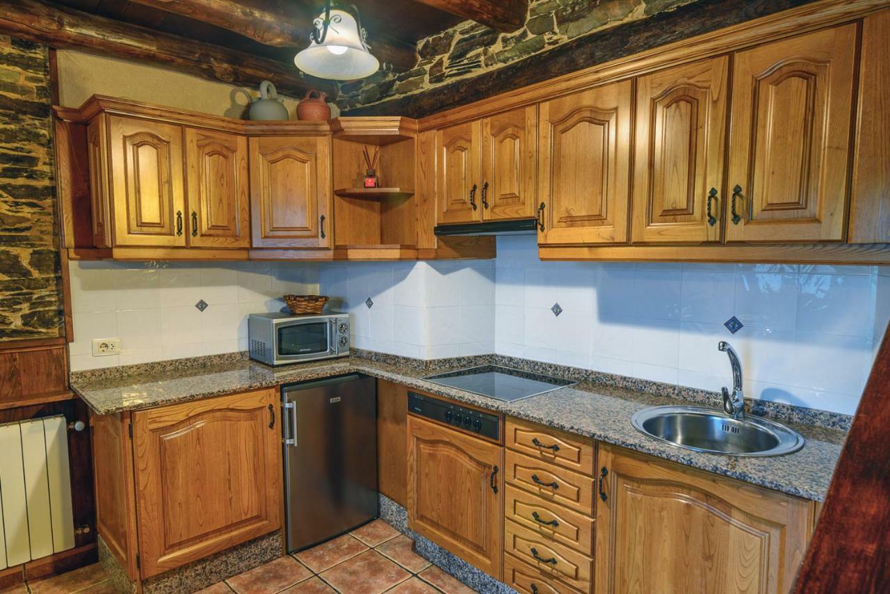 Apartamentos Rurales Casa Riveras Santa Eulalia de Oscos Luaran gambar
