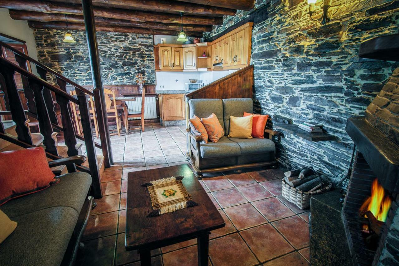 Apartamentos Rurales Casa Riveras Santa Eulalia de Oscos Luaran gambar