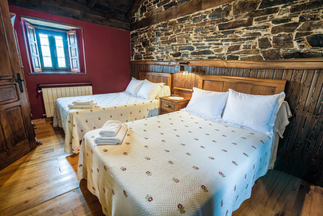 Apartamentos Rurales Casa Riveras Santa Eulalia de Oscos Luaran gambar